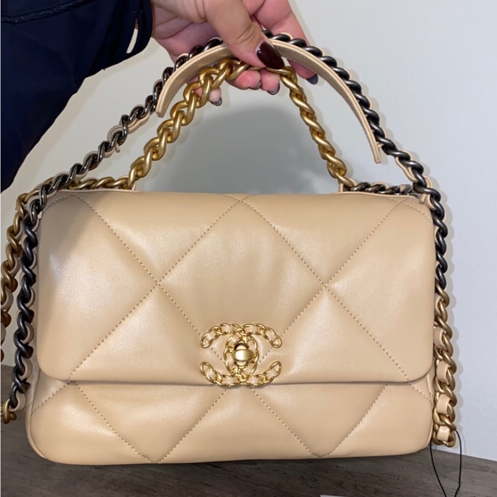 CHANEL Flapbag